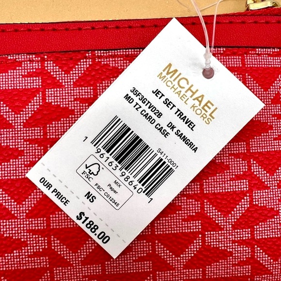 Michael Kors Jet Set Travel MD TZ
Card Case Wallet - Picture 7 of 7